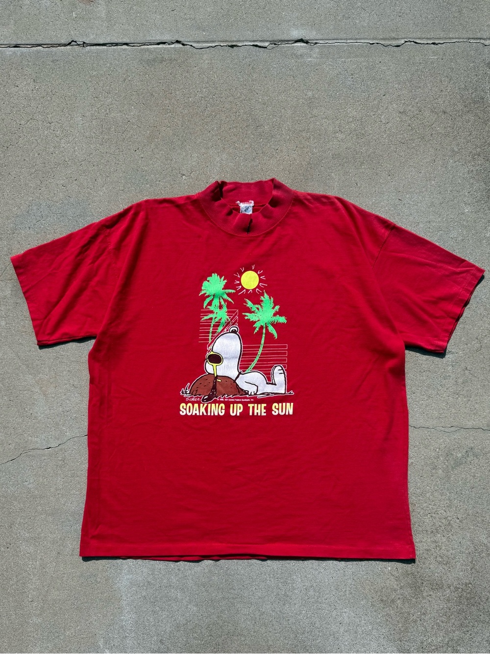 Anvil Red Snoopy 'Soaking Up The Sun' Beach Graphic Tee